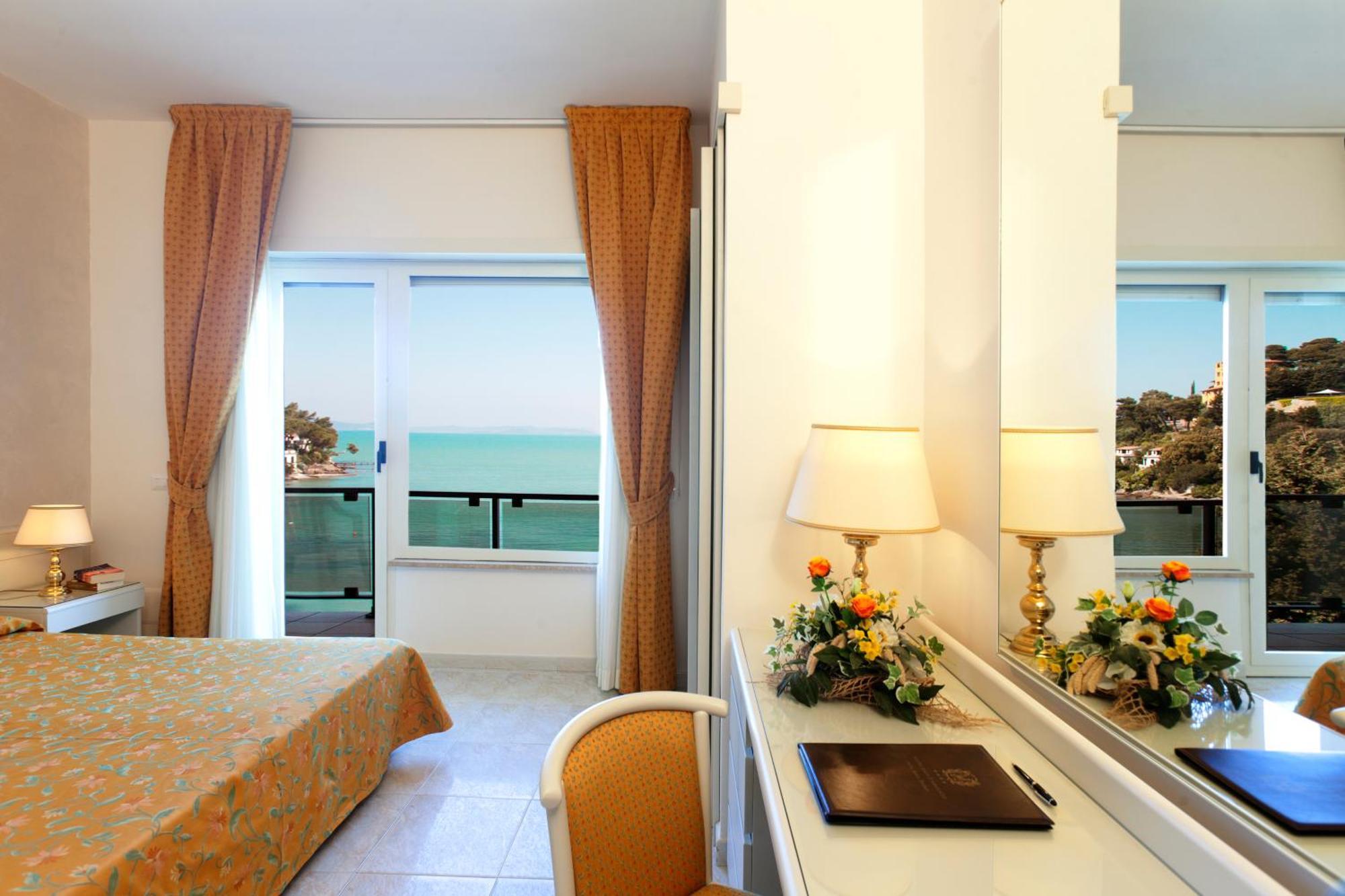 Baia D'Argento Hotell Porto Santo Stefano  Exteriör bild
